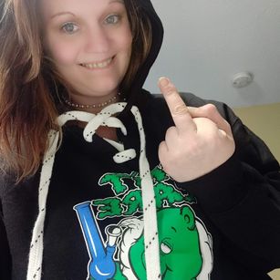 Model - Shannon Smokes anal