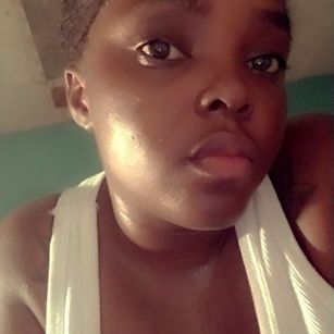 Model - Lexi_Squirts shaved