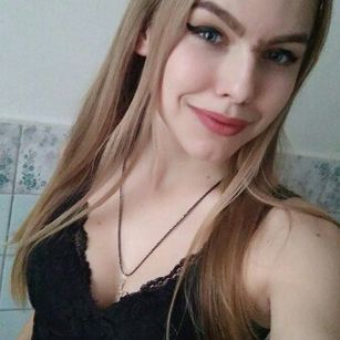 Model - Emilia saylaiter