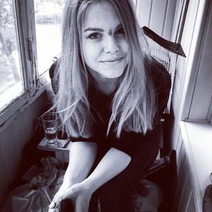 Model - Emilia saylaiter