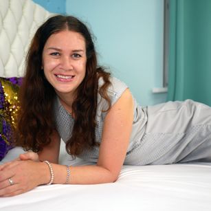 Model - Stella Martin hairy