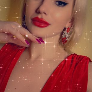 Model - JolieKitty stockings