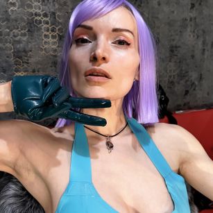 Model - TheLatexQueen findom