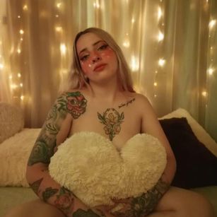 Model - ALLISON-COOL play