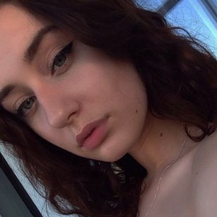 Model - Tinalina stockings