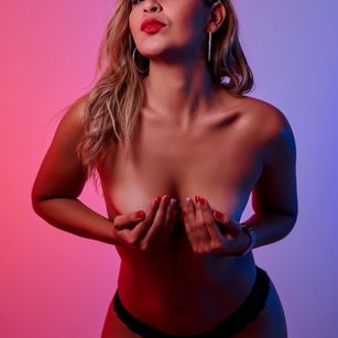 Model - TamaraHills sloppy