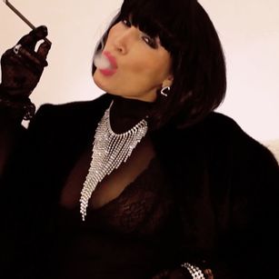 Model - Kym Sanders milf