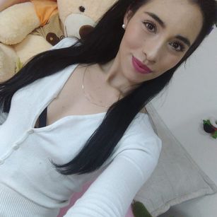 Model - Violeth Lopez latina