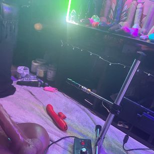 Model - Zaida_Banks heels