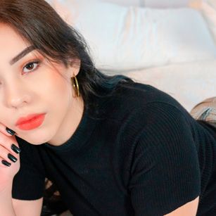 Model - Alyce Ross deepthroat