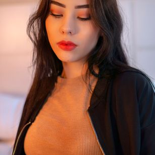 Model - Alyce Ross bdsm