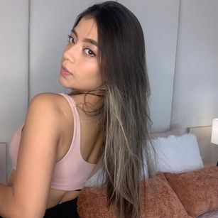 Model - Valeria-Smith tits