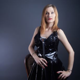 Model - mistressmistylivegmail.com slaves