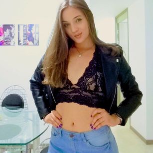 Model - Nawel_Parker tetaspequeas