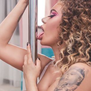 Model - AngeliqueNoir joi