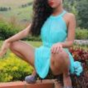 Model - JazminSweet petite