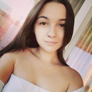 Model - Sweet Olya young