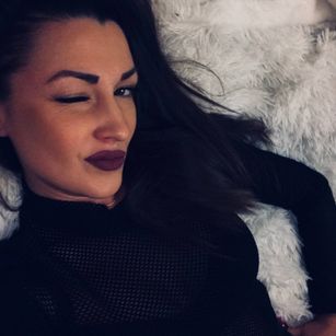 Model - Margo striptease