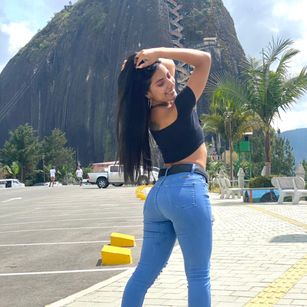 Model - Dina-rouse Hot