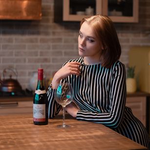 Model - Tender Sadness natural