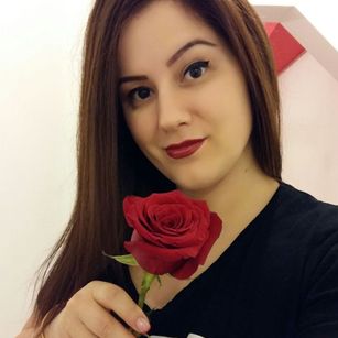 Model - MonaCherie heels