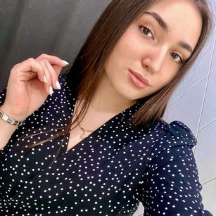 Model - Eva_Livingston feet