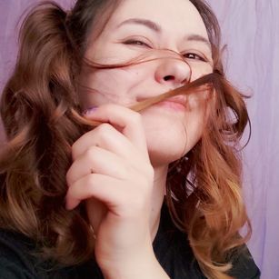 Model - Donttellurwife fetish