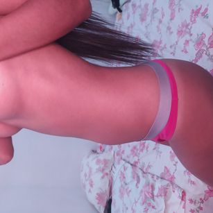 Model - alideli pussy