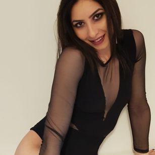 Model - Emily Black shaved