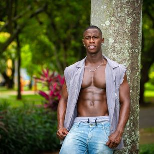 Model - BlackMandingo black