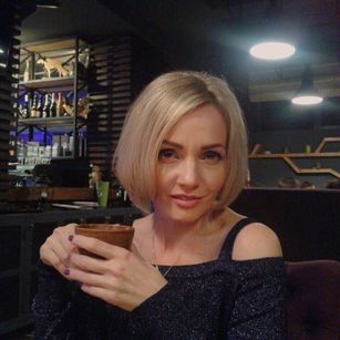 Model - Your Queen striptease