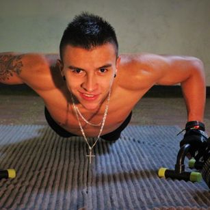 Model - rogert hairy