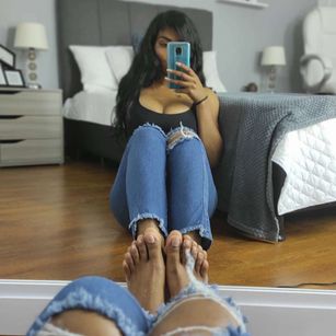 Model - Catalina footjobs