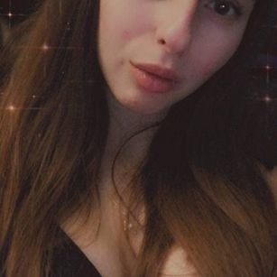 Model - Roxy TalkingDirty