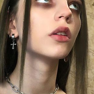 Model - Alisa Kiss flirting