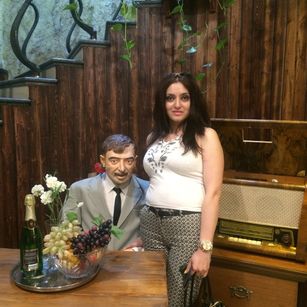 Model - AmiraDesalted squirt