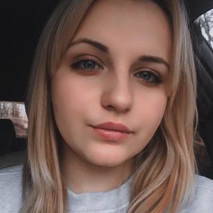 Model - VladaTender dance