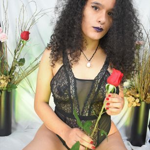 Model - Lilith_Colins toypussy