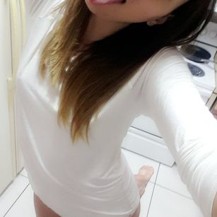 Model - Eve Moony findom