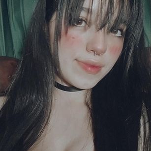 Model - Bella Montenegro teen