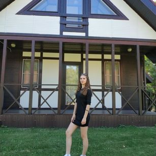 Model - MaroonMandy heels