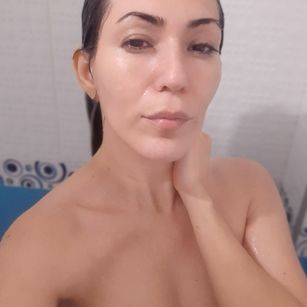 Model - LilyRogers experienced