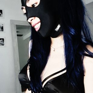 Model - Angela_tsundere spit