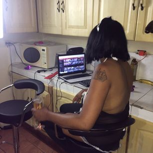 Model - TierraDimples longtongue