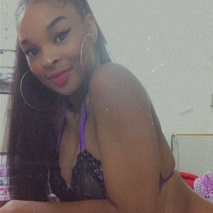 Model - SammyXXX heels