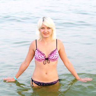 Model - JennyQGold fetish