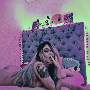 Model - Meloodyy18 shaved