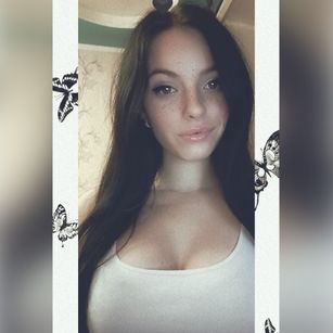 Model - KiraFlamy fetish