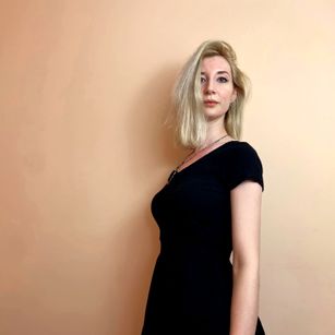 Model - AgataAugust smoking