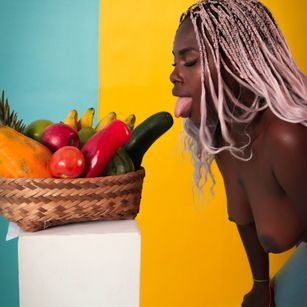 Model - The Power Bw squirt